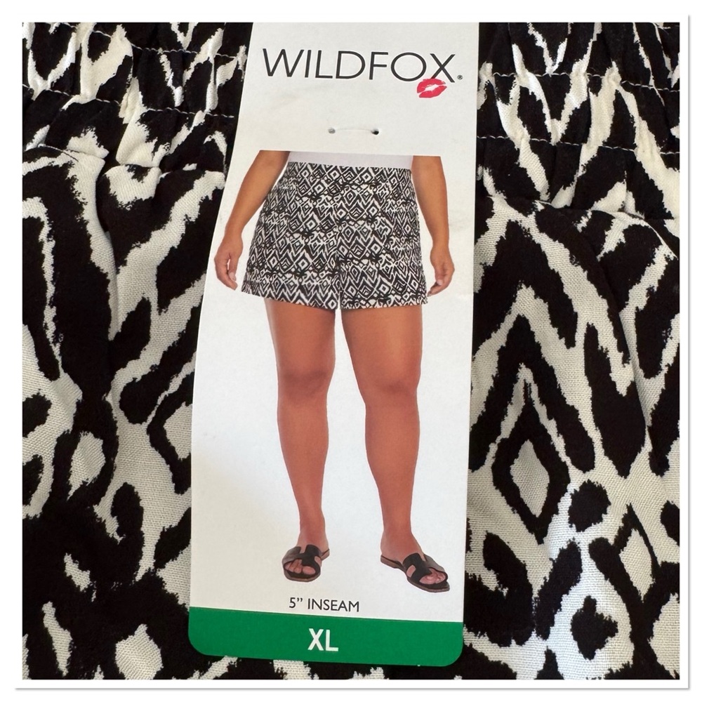 Wildfox Women’s Lightweight High Waist Black and White Patterned Shorts